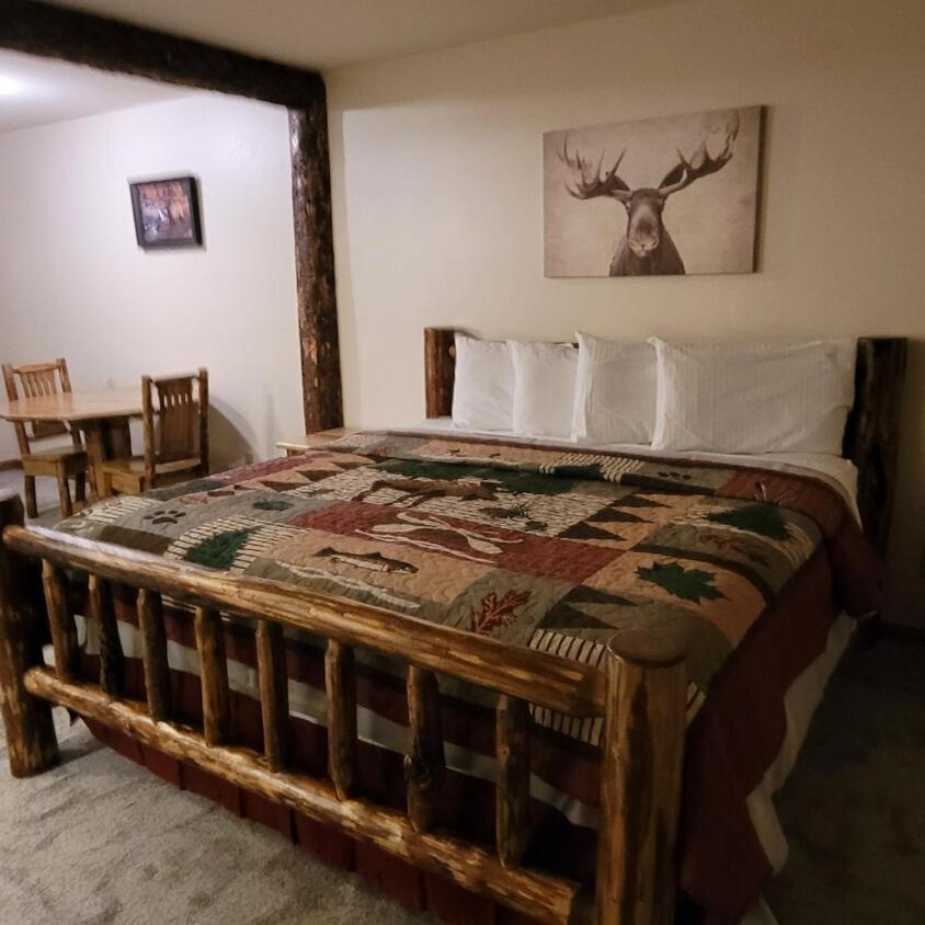 Yellowstone Basin Inn Гардинер Экстерьер фото
