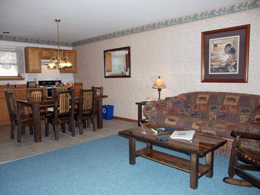 Yellowstone Basin Inn Гардинер Экстерьер фото