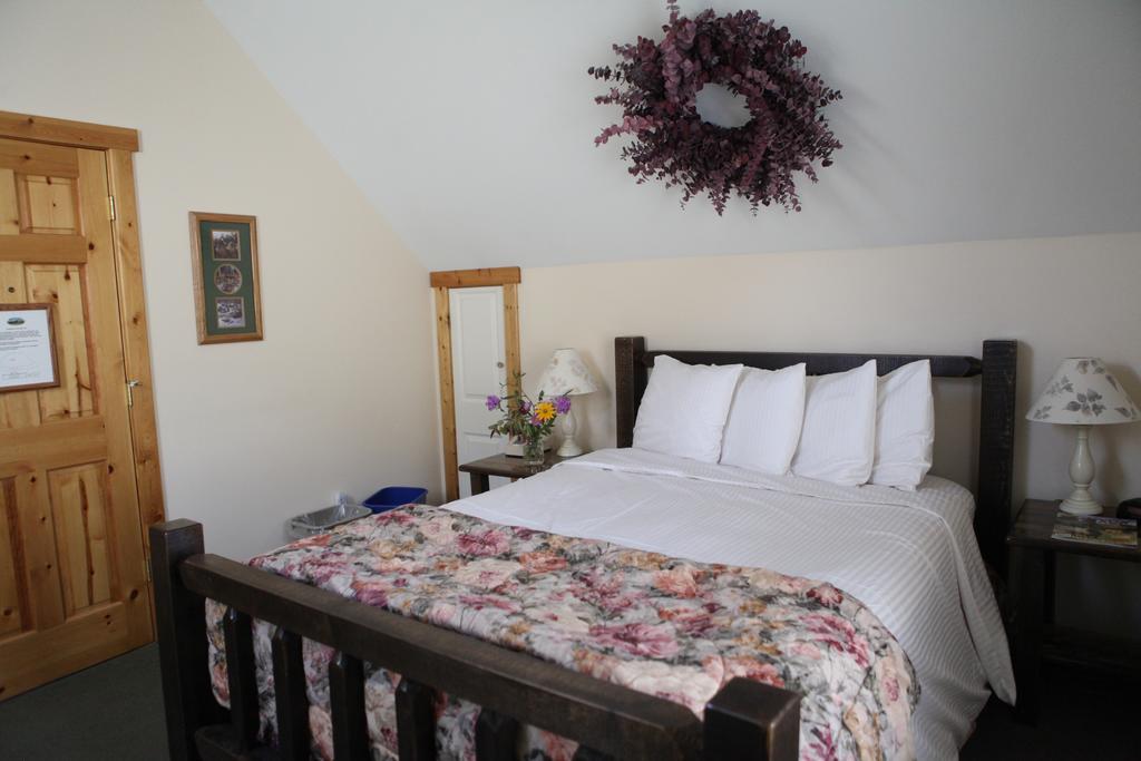 Yellowstone Basin Inn Гардинер Экстерьер фото