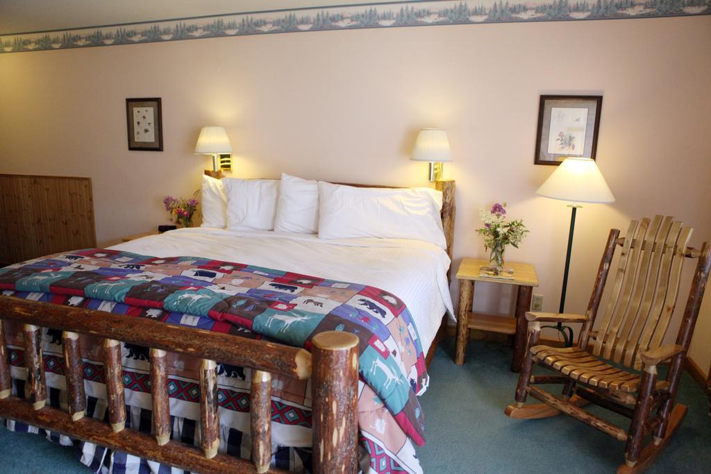 Yellowstone Basin Inn Гардинер Экстерьер фото