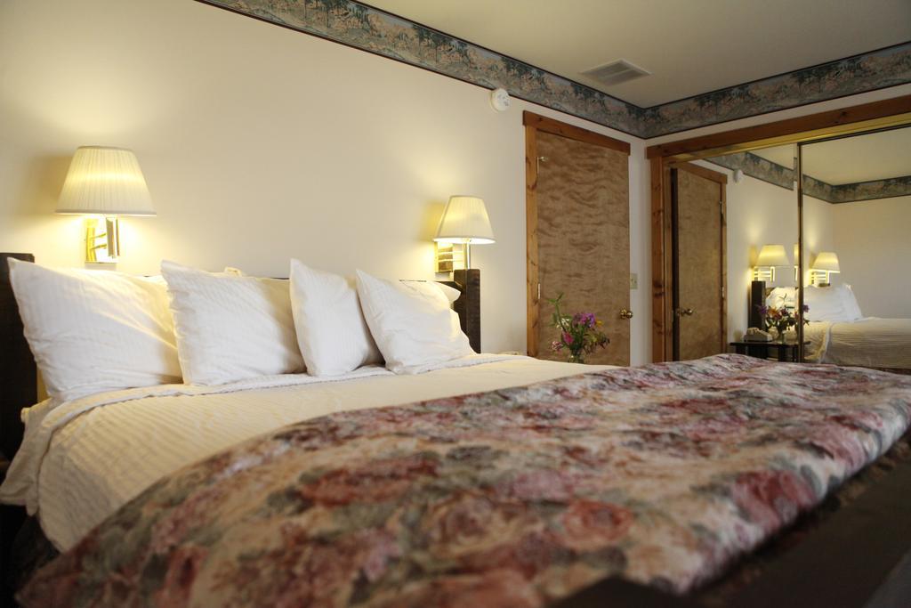 Yellowstone Basin Inn Гардинер Экстерьер фото