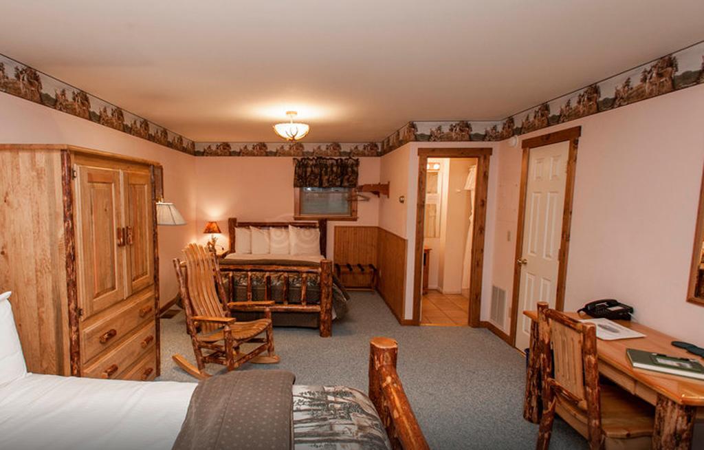 Yellowstone Basin Inn Гардинер Экстерьер фото