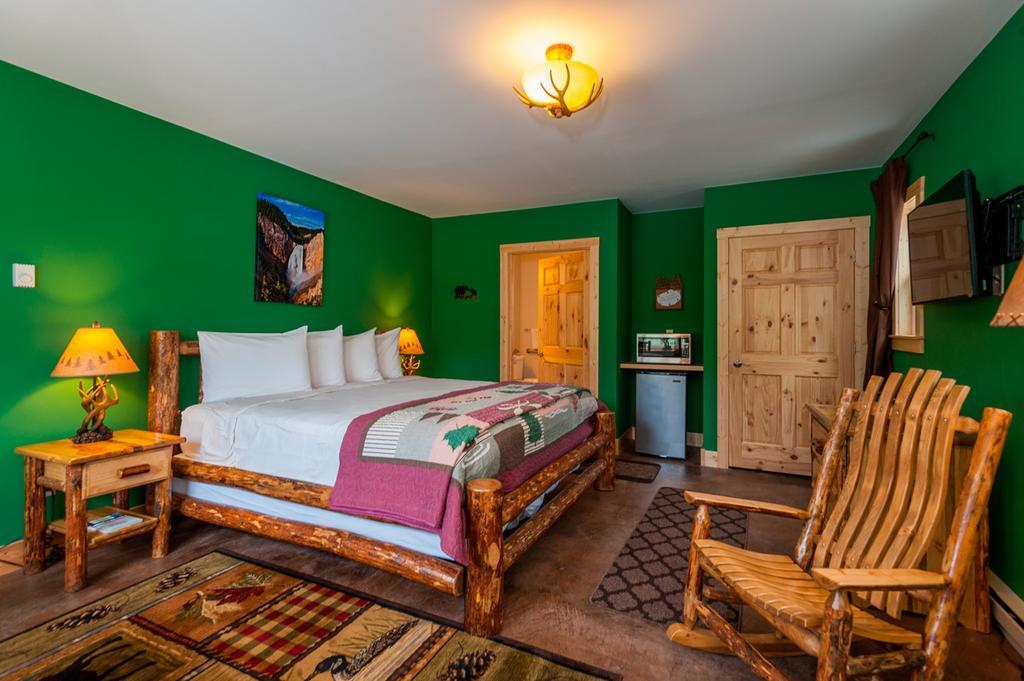 Yellowstone Basin Inn Гардинер Экстерьер фото