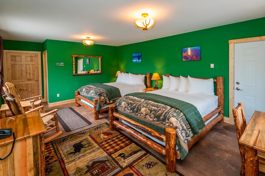Yellowstone Basin Inn Гардинер Экстерьер фото