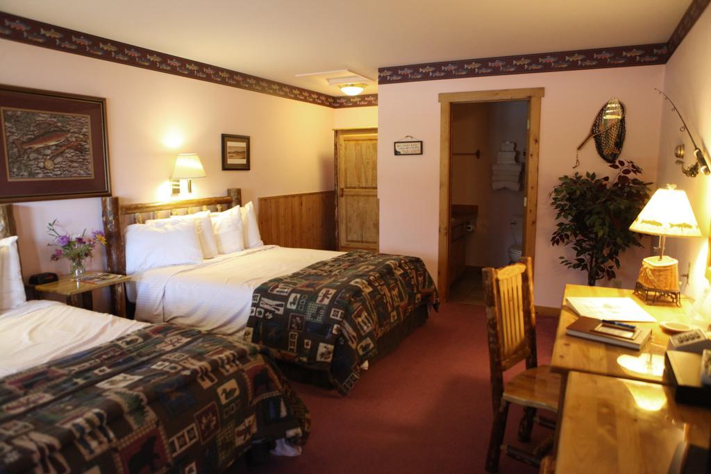 Yellowstone Basin Inn Гардинер Экстерьер фото